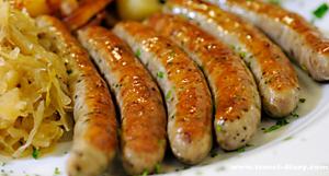 Невозможно представить, чтобы в Германии те же франкфуртские сосиски, традиционно изготовляемые из свинины, наполнили соевым белком и куриным мясом, а вместо натурального копчения применили бы так называемый «жидкий дым» или тому подобную добавку