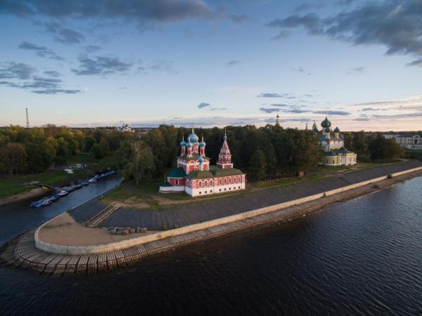 Набережная Кремля Углича. Фото Владимир Медведев