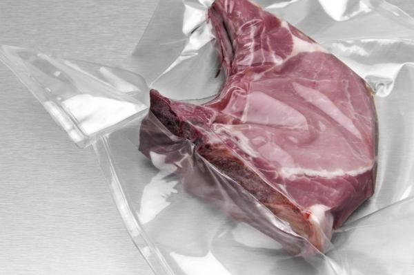 Сибирские учёные изучили влияние упаковки на мясные полуфабрикаты