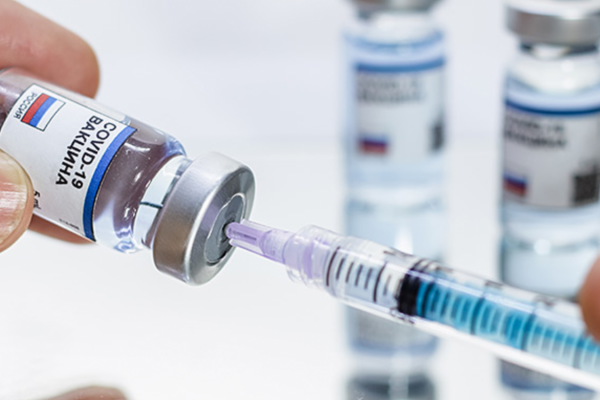 Первая в мире вакцина от коронавируса была зарегистрирована в России