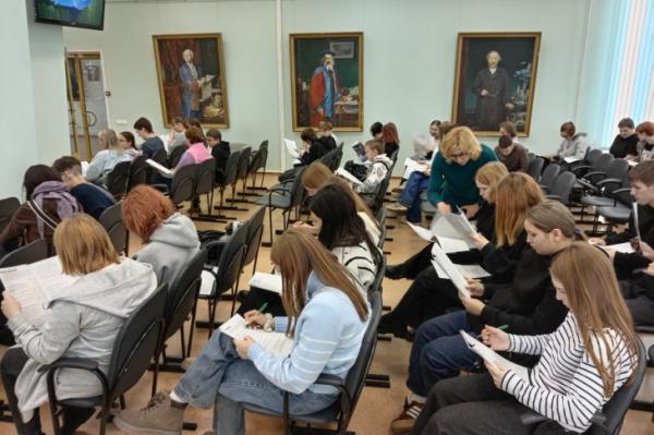 Более тысячи человек приняли участие в «Открытой лабораторной» в Новосибирске