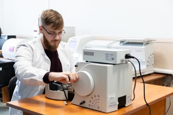 Лаборатория ядерной и инновационной медицины получила приборы для новых направлений работы