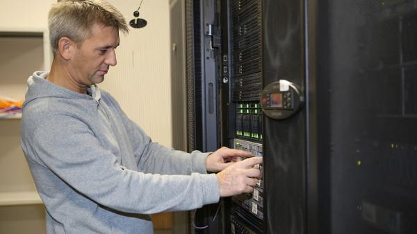 НГУ запустил пилотный вычислительный кластер суперкомпьютерного центра «Лаврентьев»