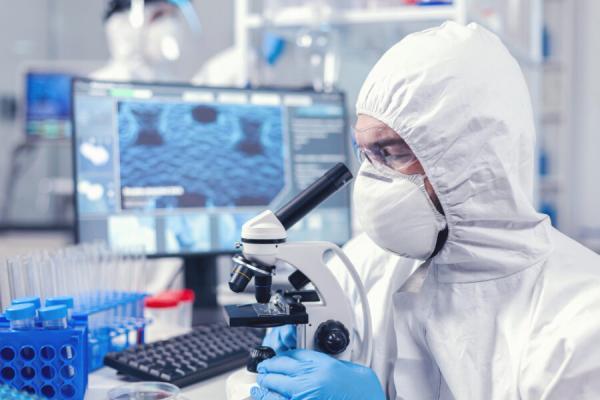 На форуме OpenBio-2024 опровергли слухи о точечном биологическом оружии