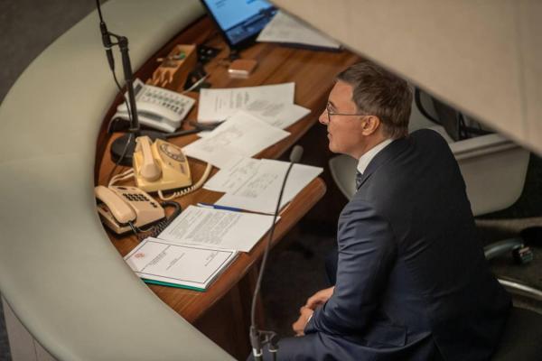 Госдума приняла закон о регулировании объемов платного обучения в вузах