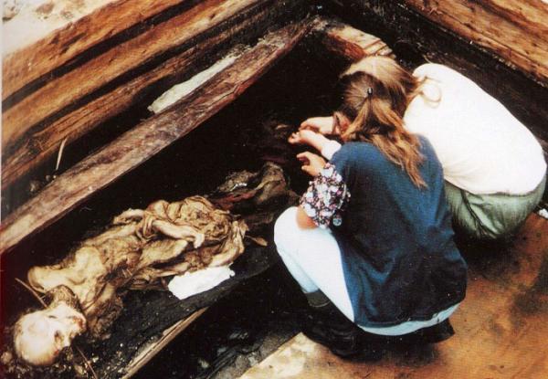 Продолжается изучение мумии женщины из погребения п на плато Укок, открытом российскими археологами в 1993 г.