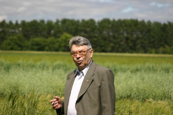 Скончался академик В.К. Шумный