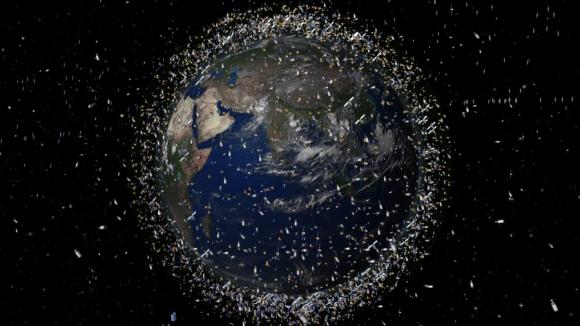 Роскосмос построит аппарат-мусорщик для расчистки орбиты