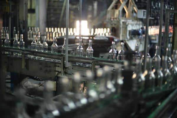 Новосибирский университет оборудовал системой видеоаналитики конвейер стекольного завода