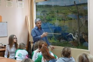 Затем сотрудник лаборатории к. с.-х. н.Анатолий Афиногенов провел для гостей увлекательную экскурсию по музею лаборатории, рассказав о животном мире Новосибирской области