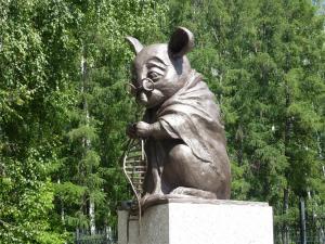 Памятник &quot;Мышь, вяжущая ДНК&quot;, Новосибирск