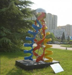 Спиральная скульптура (Институт биофизики Китайской академии наук), Пекин