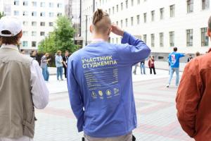 На программу по NLP в НГУ подали заявки почти 1200 студентов из 200 университетов — конкурс составил порядка 12 человек на место