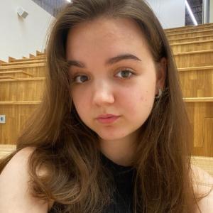 Выпускница бакалавриата Гуманитарного института Екатерина Кулятина