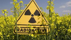 Попадание радиоактивных отходов в грунтовые воды, почву и атмосферу приводит к дополнительному облучению, которое связано с повышенным риском онкологических заболеваний