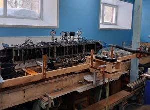 В институте создан специальный экспериментальный стенд, позволяющий моделировать процессы гидроразрыва