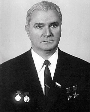 Валентин Петрович Глушко — главный конструктор ракетных двигателей. Академик, дважды Герой Социалистического Труда