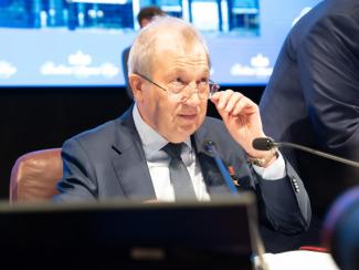 Президент РАН призвал увеличить расходы на фундаментальную науку Президент РАН призвал увеличить расходы на фундаментальную науку