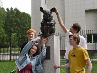 Очередное заседание Клуба межнаучных контактов Сибирского отделения РАН было посвящено научному туризму Очередное заседание Клуба межнаучных контактов Сибирского отделения РАН было посвящено научному туризму