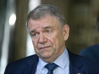 Президент РАН досрочно уволил председателя Сибирского отделения академии наук