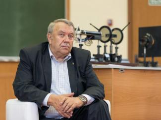 В июне 2013 г. недавно избранный президент Российской академии наук Владимир Фортов получил правительственное письмо с проектом закона о реформировании РАН