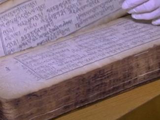 Ученые НГУ и ИМБТ СО РАН расшифровали 500 страниц древних тибетских рукописей